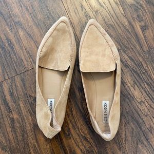Pointed toe flats